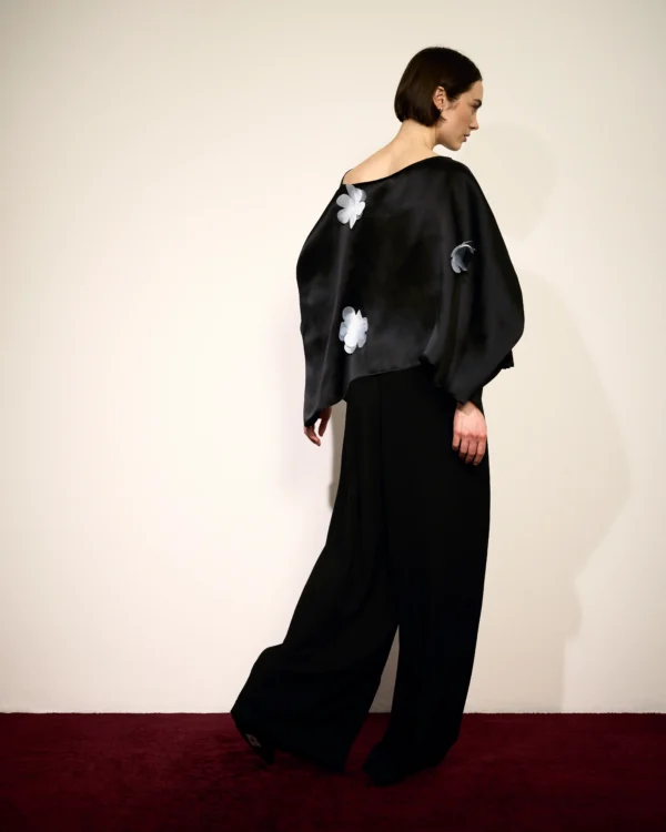 Wide leg trousers